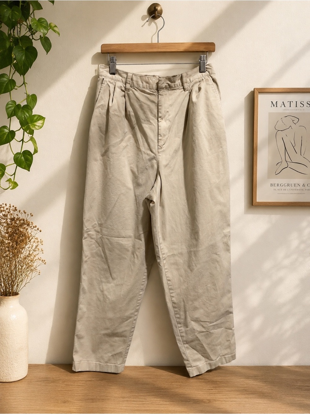 Vintage GAP Straight-Leg Women’s Pants in Light Beige